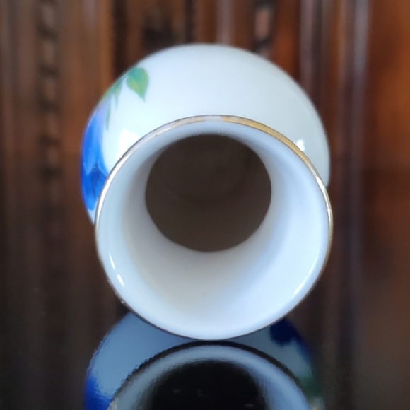 Vntg Bavarian Blue 💙 Gentian Flower 2 1/2" Bud Vase Toothpick Holder Germany - Picture 3 of 13